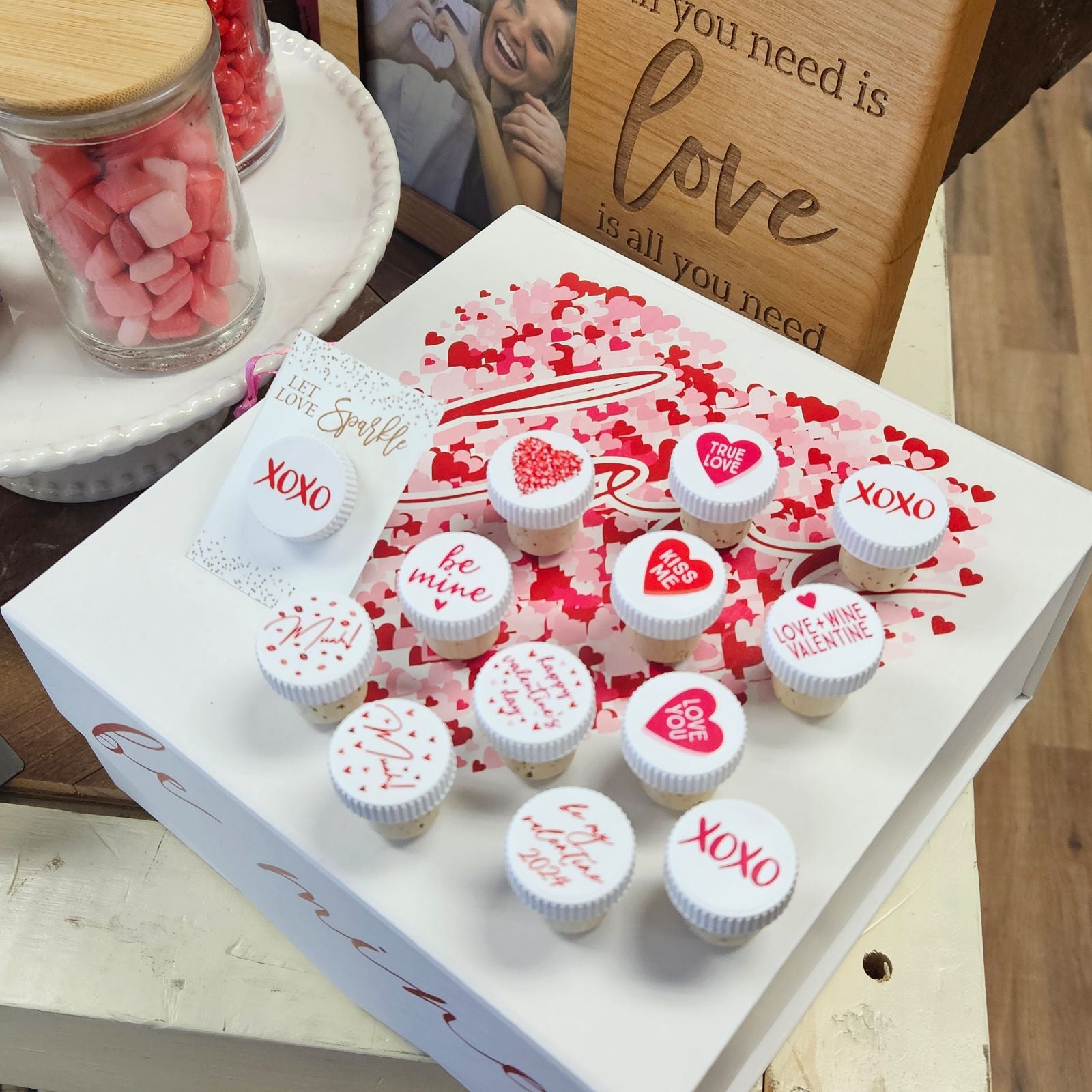 Valentine Wine Stoppers Pack