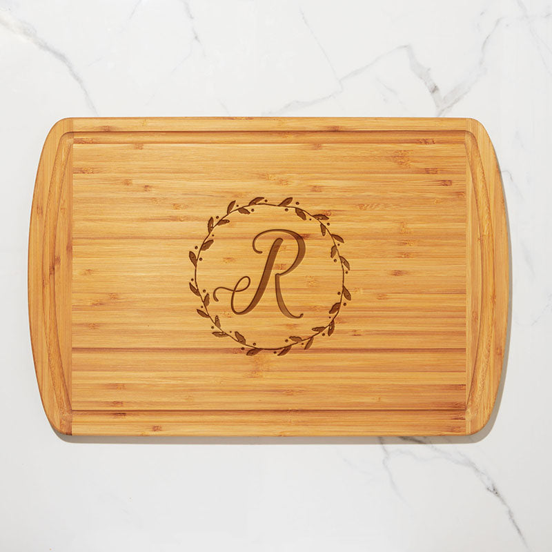 https://www.personalizedgallery.com/cdn/shop/products/Bamboo-Board-Juice-Wreath-Initial_2048x.jpg?v=1648761892