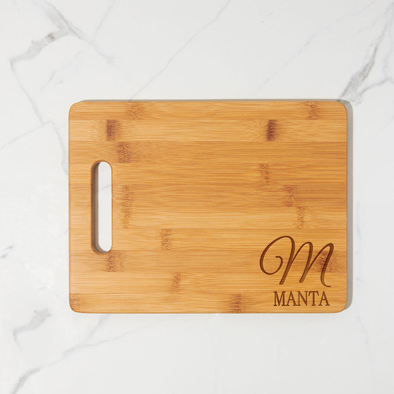https://www.personalizedgallery.com/cdn/shop/products/Engraved-Bamboo-cutting-board-Initial-Name_1ad65505-2009-4c5a-9c92-fe32e06e0a39_2048x.jpg?v=1649804971