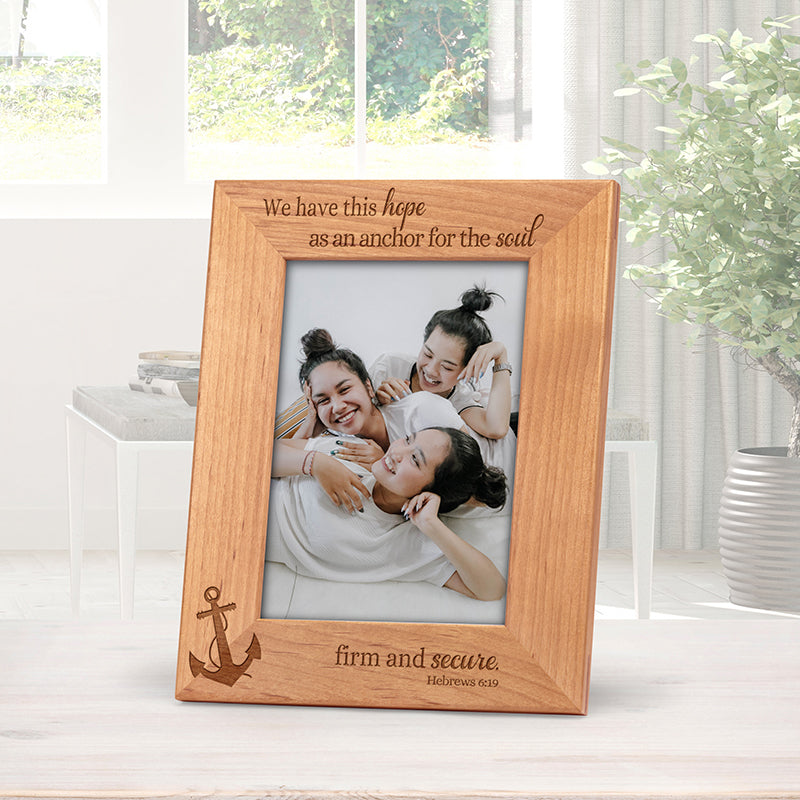 FAMILY & FRIENDS Brilliant Crystal 4x6 frame by Orrefors® - Picture Frames,  Photo Albums, Personalized and Engraved Digital Photo Gifts - SendAFrame