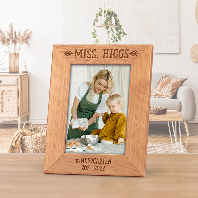 https://www.personalizedgallery.com/cdn/shop/products/Engraved-Frame-Teacher-Name_900x.jpg?v=1653078730