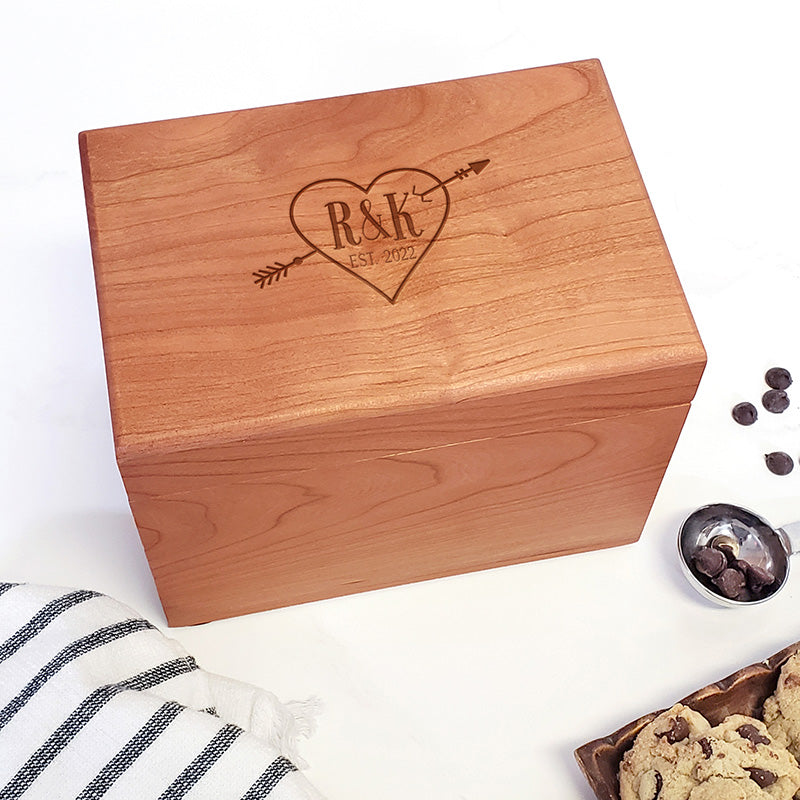 https://www.personalizedgallery.com/cdn/shop/products/Modern-recipe-box-Heart-arrow_900x.jpg?v=1655840309